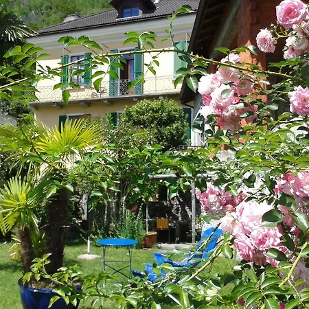 Casa Gialla * Tegna